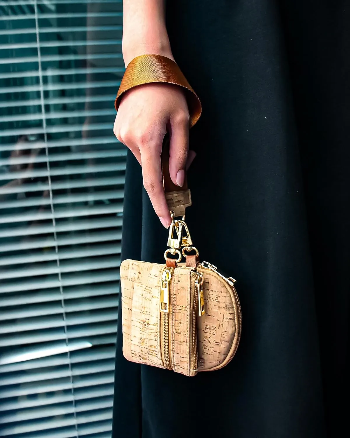 boshiho Vegan Cork Wallet, Womens Purse Slim Zipper Design with Card Holder Coin Pocket Purse Eco-friendly Vegan Gift